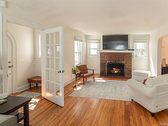 2nd image of 459 Bronxville Road