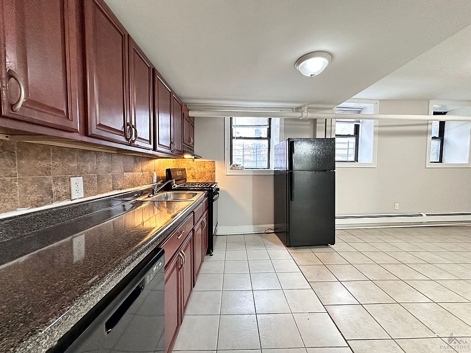 1st image of 500-502 Baldwin Ave #B22