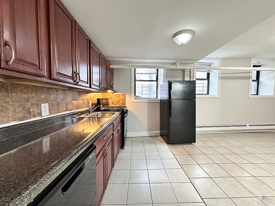 500-502 Baldwin Ave #B22