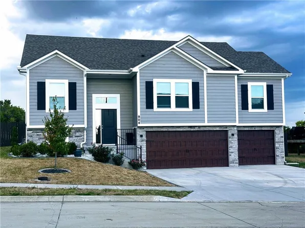 904 NW 4th St, Oak Grove, MO 64075