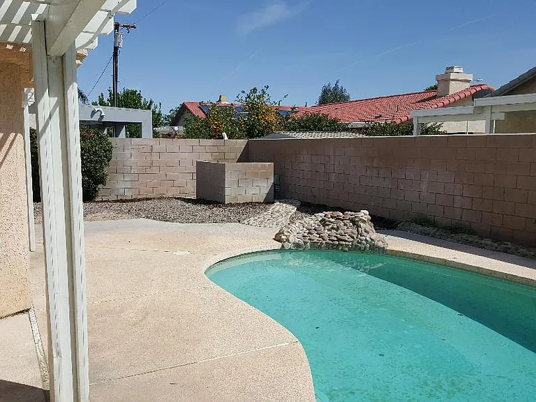 69425 McCallum Way — Photo 6