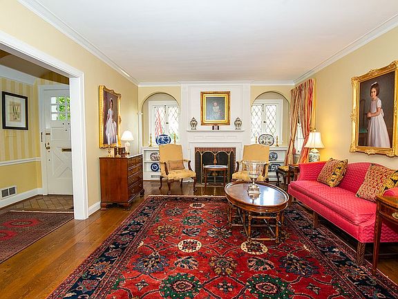 5th image of 3185 Portsmouth Ave