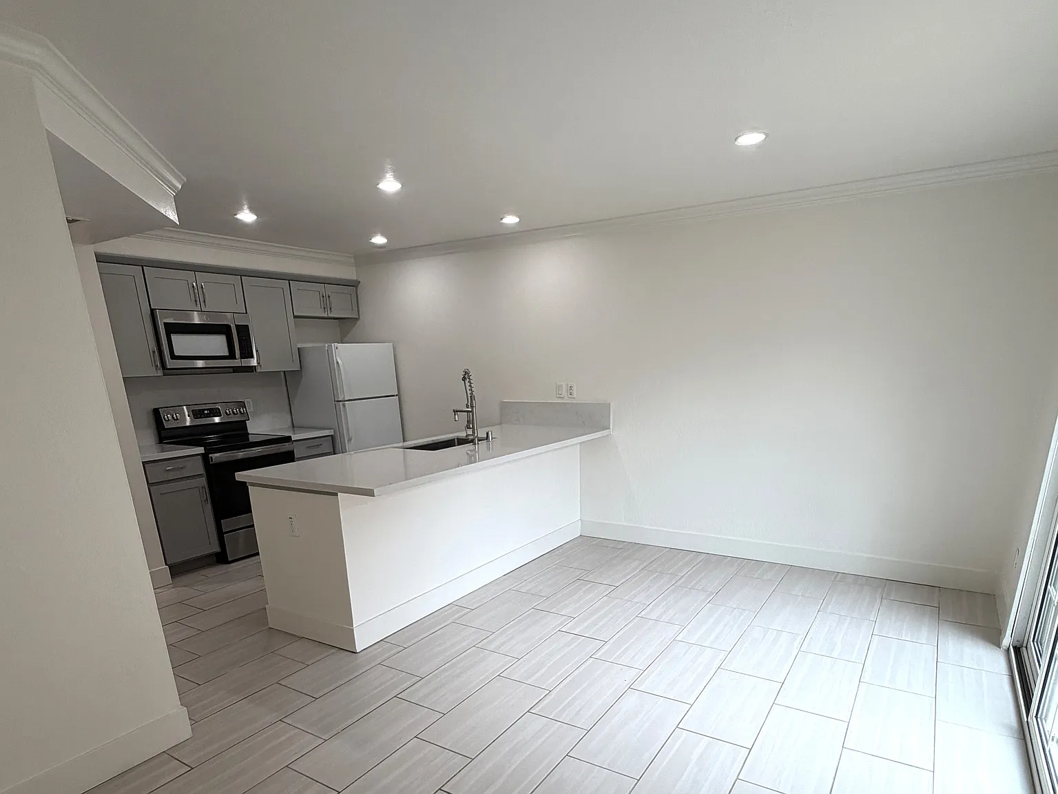 6638 Markley Way — Photo 3
