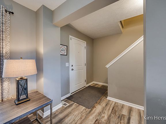 5th image of 663 Orchard Ct NE