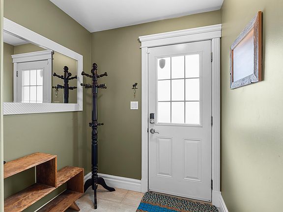 2nd image of 1485 Peters Rd