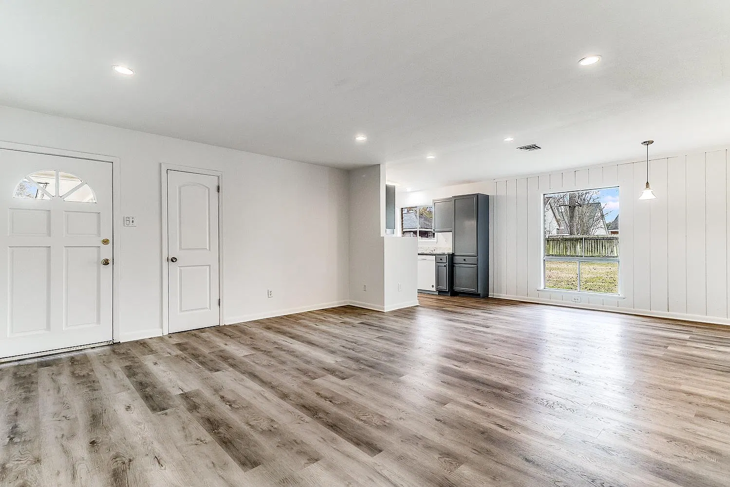 3 bed, 1.5 bath, 1400 sqft, $1,650 — Photo 4