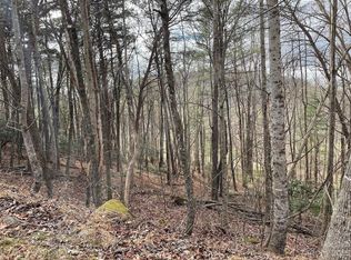 89 Hawke Woods Rd, Hendersonville, NC 28792