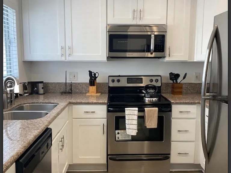 415 N Oakhurst Dr #104 — Photo 5