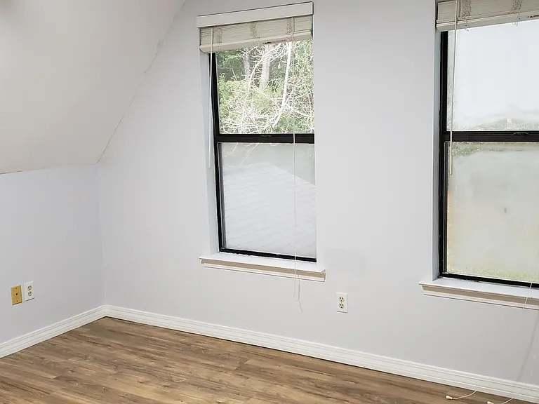 258 Rolling Hill Dr — Photo 16
