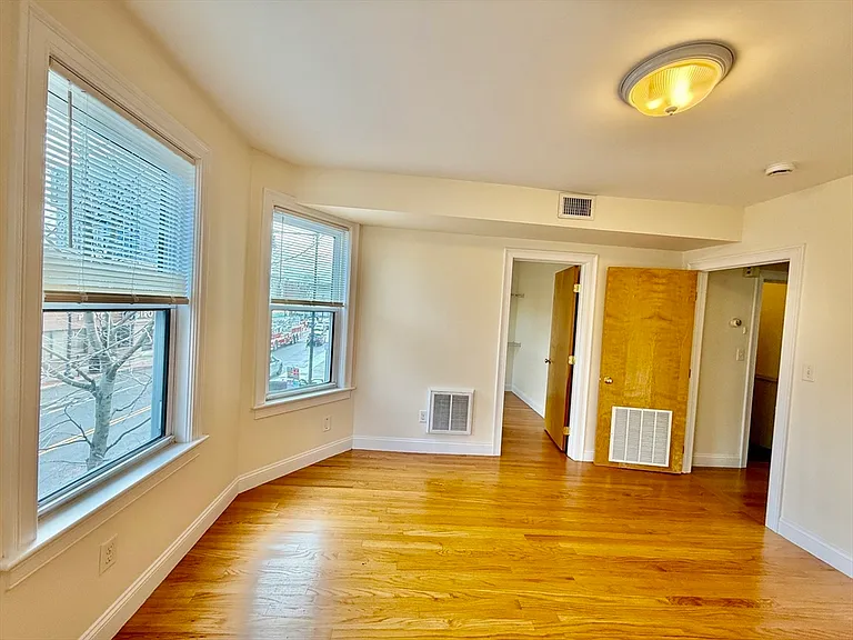 724 Cambridge St #2 — Photo 11