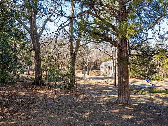 3rd image of 912&914 Old Taylor Rd