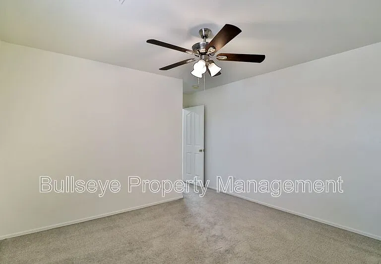 1069 E Lowell Ct — Photo 14