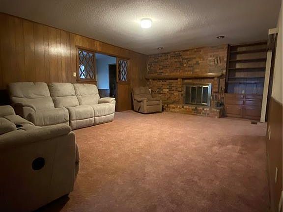 5th image of 207 NW Ramsey Dr