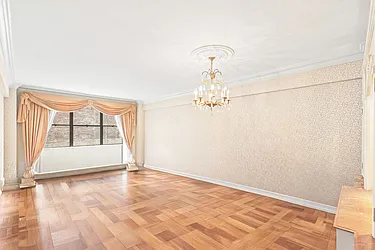 860 Fifth Avenue, #7L