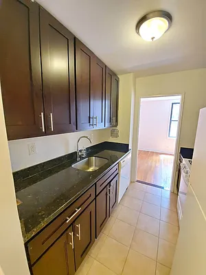 Rented by Smart NY Realty LLC | media 2