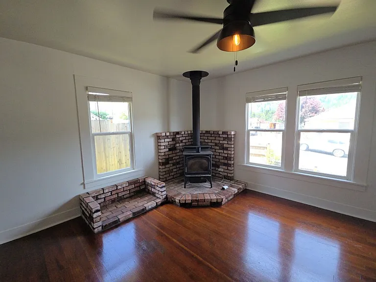 526 B St — Photo 25
