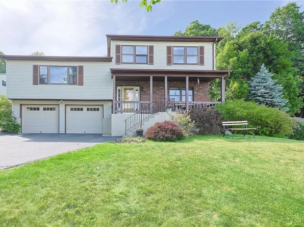 20 Four Winds Drive, Poughkeepsie, NY 12603