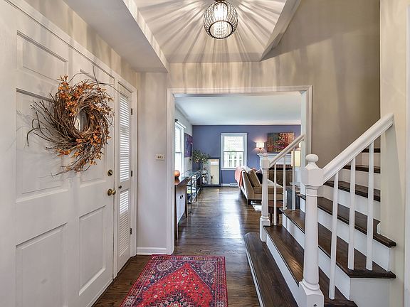 3rd image of 615 Maiden Ln