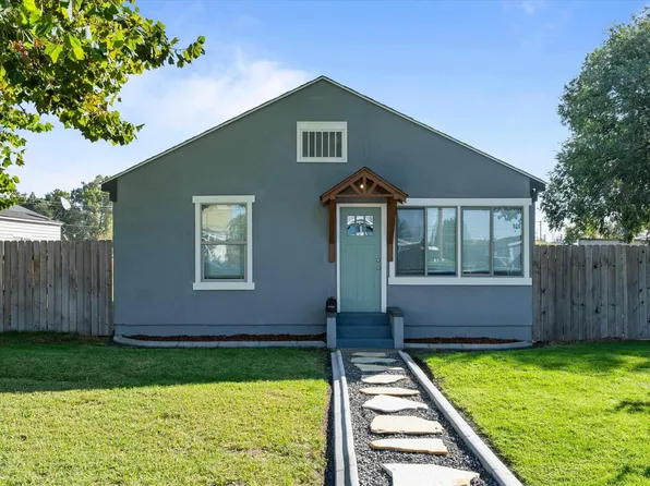 215 N 12th Ave, Pasco, WA 99301