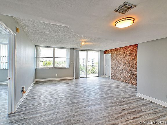 3rd image of 16565 NE 26th Ave APT 5C