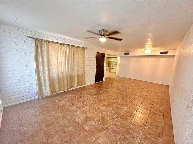 3 bed, 1244 sqft, $1,300 — Photo 3