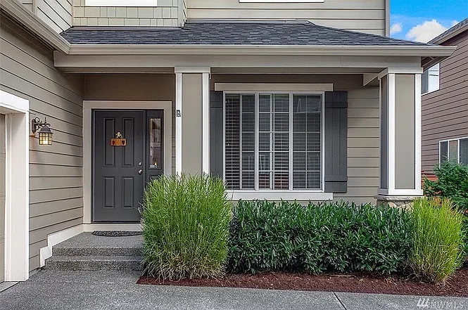 5 bed, 3016 sqft, $4,350 — Photo 2