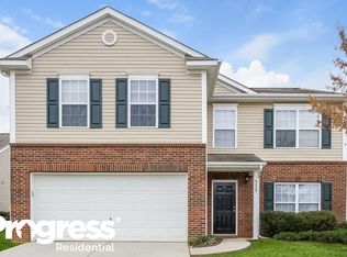 9225 Ames Hollow Rd, Charlotte, NC 28216