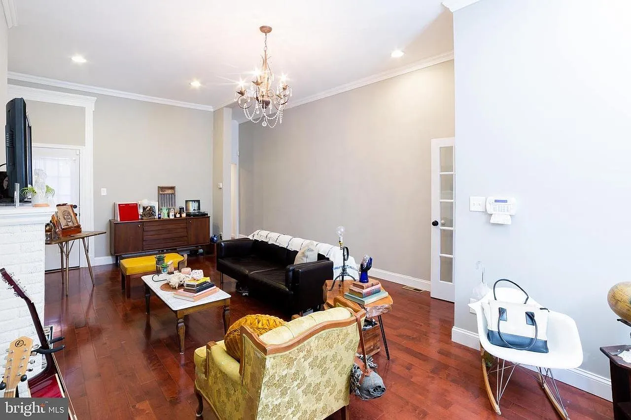3 bed, 3.5 bath, 2016 sqft, $3,000 — Photo 4