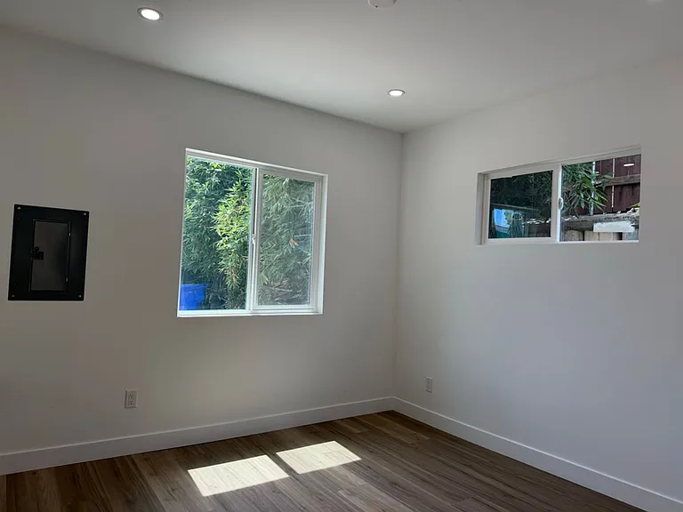 8016 Helm St — Photo 5