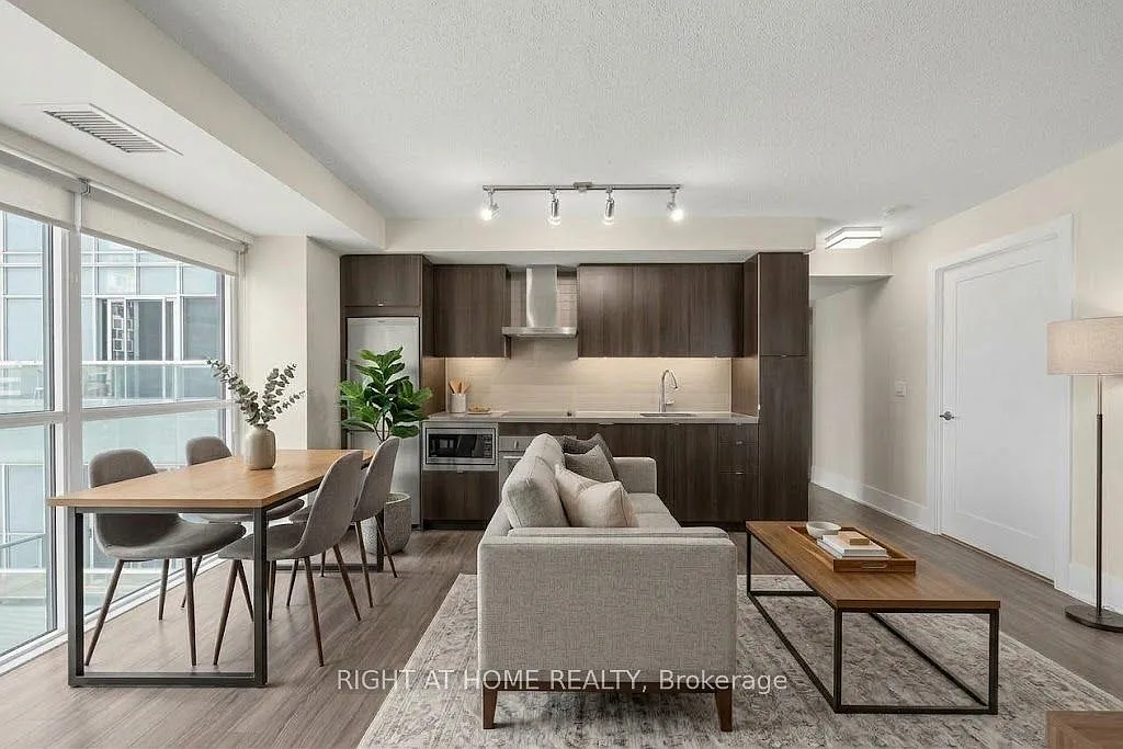 3 bed, $4,200 — Photo 4
