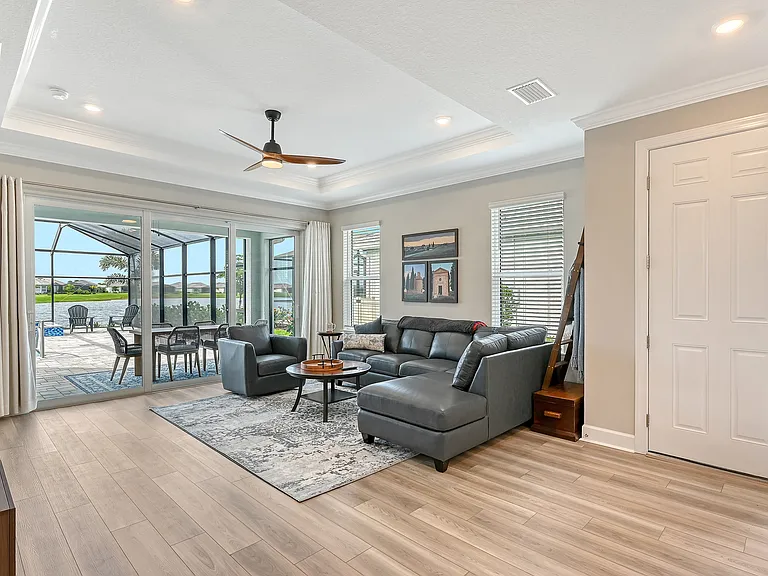 3231 Alba Cir — Photo 4