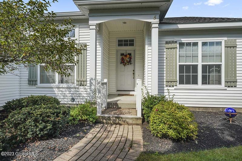 4th image of 5 Newburry Court