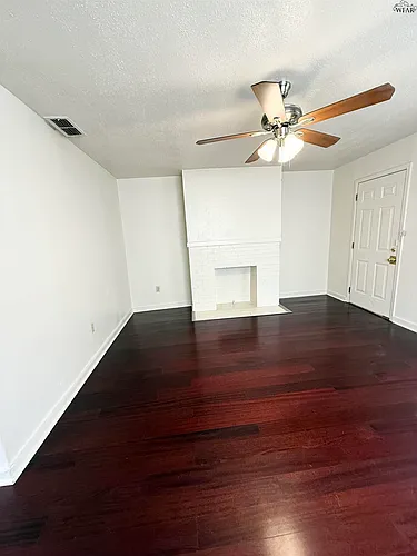2137 Avenue E Photo 1
