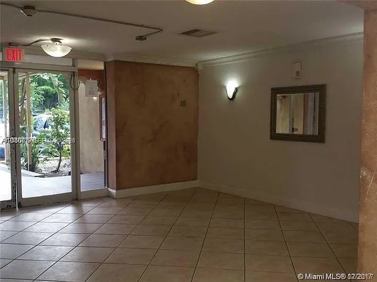 9143 SW 77th Ave #B304 — Photo 6