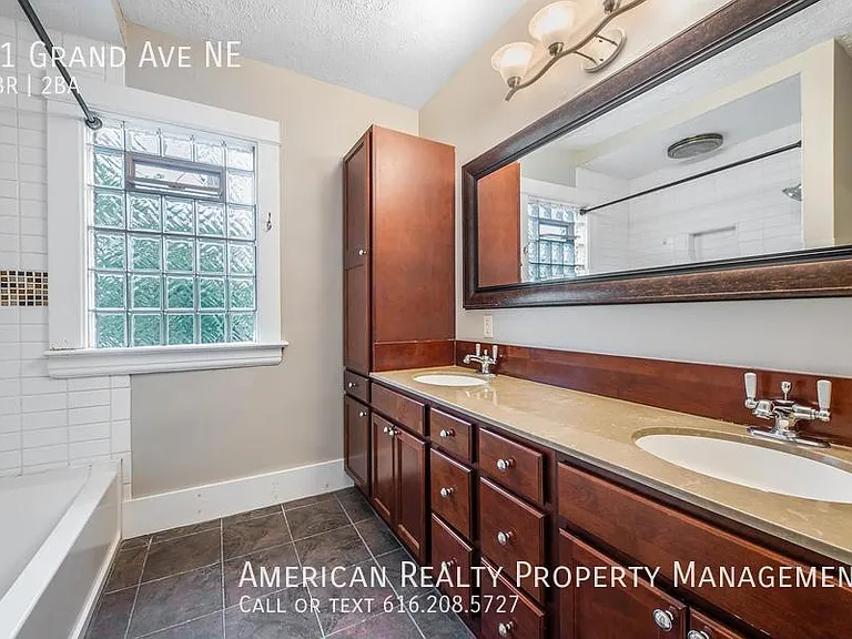 61 Grand Ave NE — Photo 21
