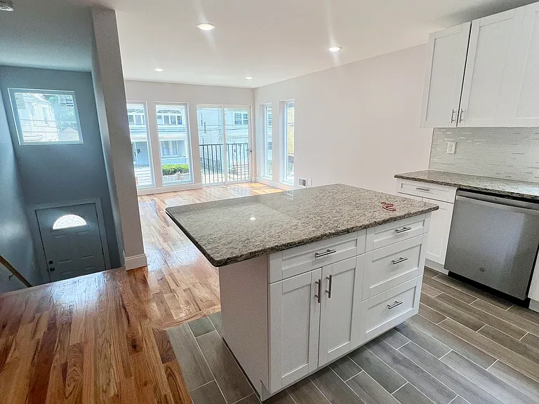 879 S 18th St #1 — Photo 17