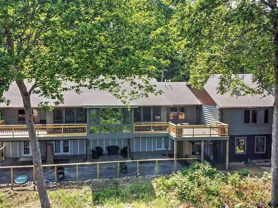 1st image of 203 Burroughs Dr