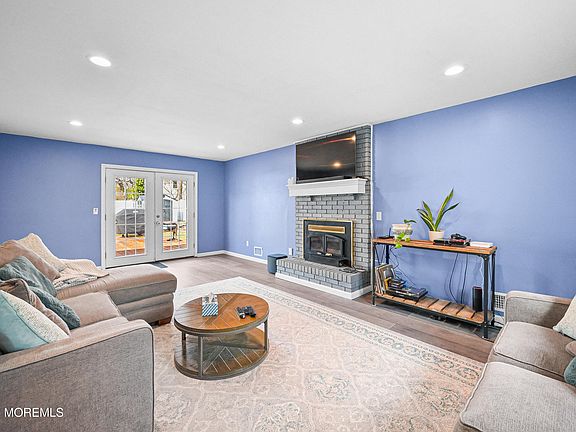 3rd image of 380 Trenton Avenue N