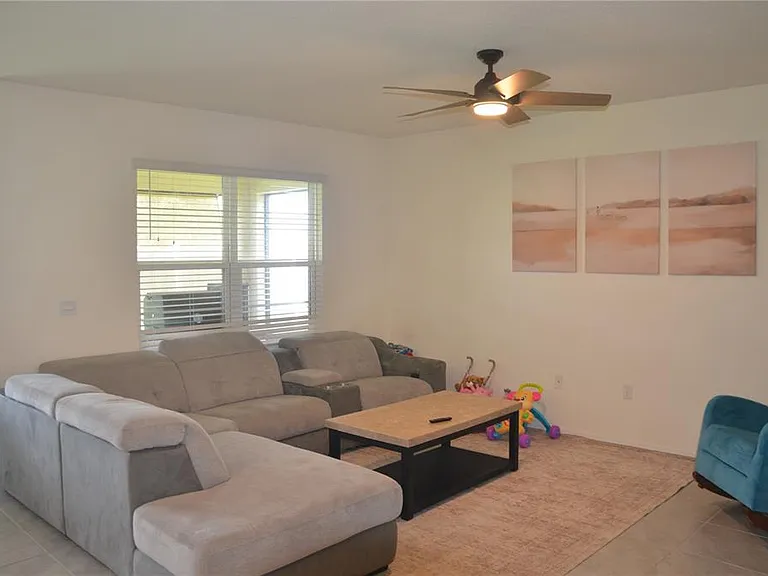 511 Noble Ave — Photo 9