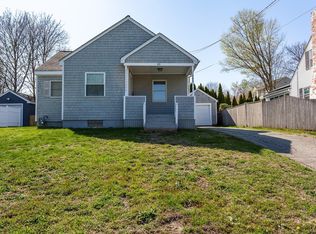 63 Willow Ave, Somerset, MA 02726