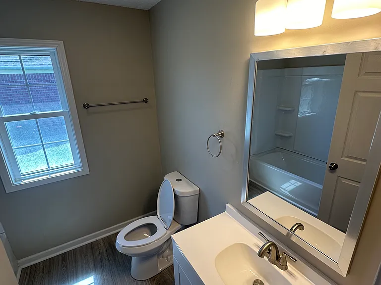 104 Wesley Dr — Photo 13