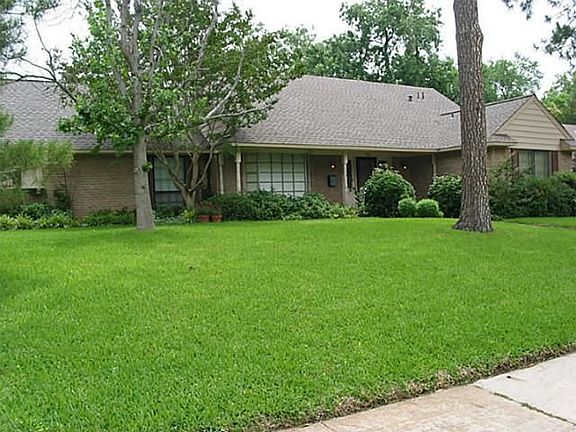 2nd image of 900 Glen Vista Dr S