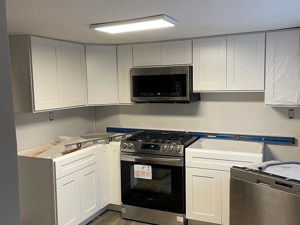 1st image of 391 Lyceum Ave #2R