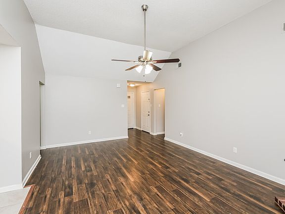 4th image of 50 Greer Ln