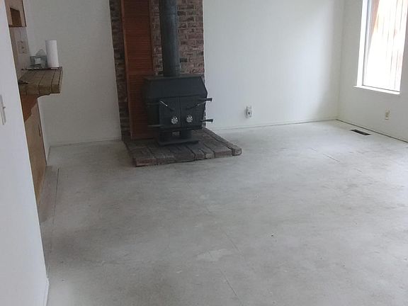 Photo taken before new carpet was installed.
