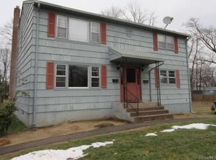 26 Lownds Dr, Windsor Locks, CT 06096