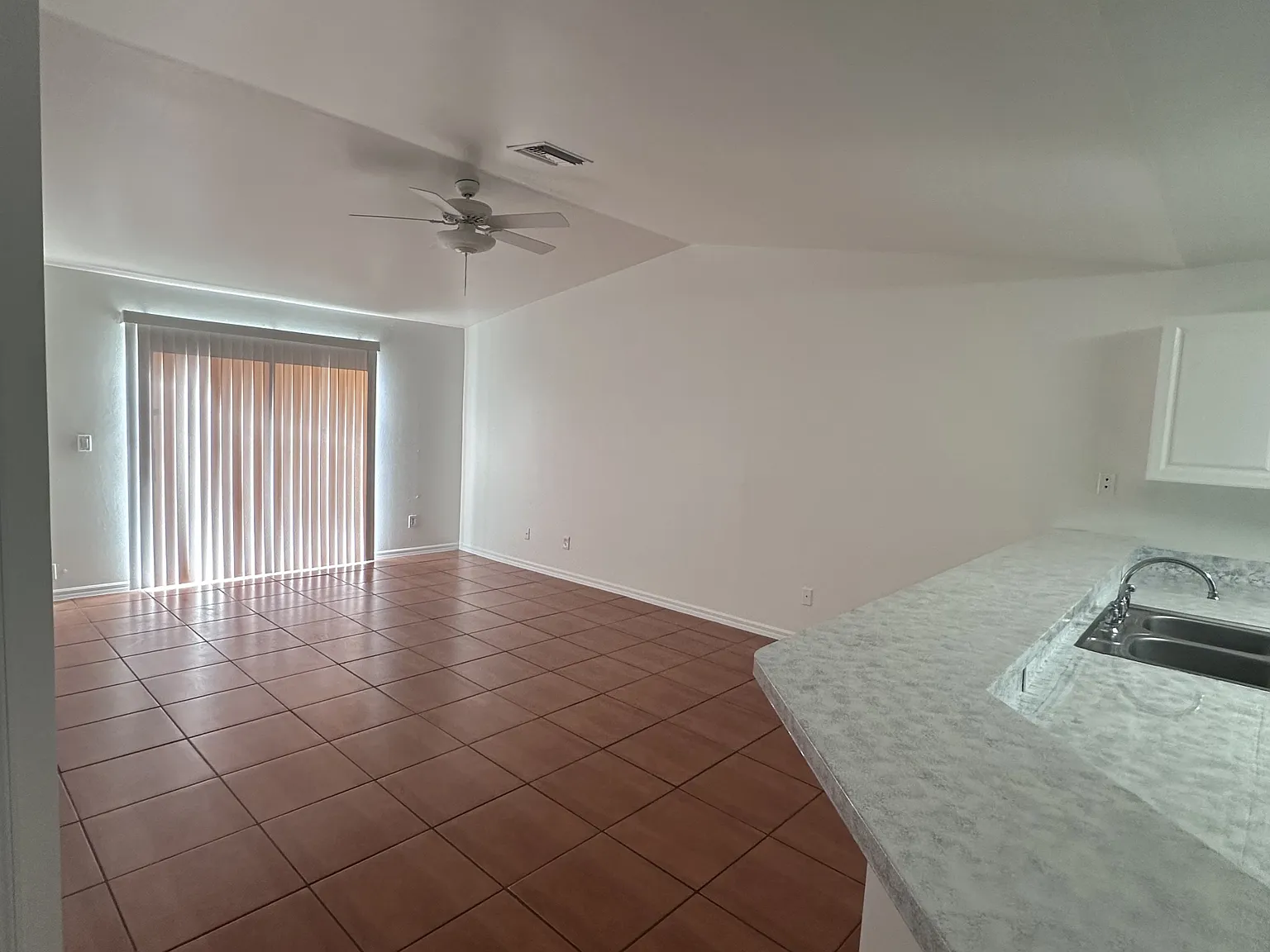 333 Gordon - Unit 333 — Photo 2