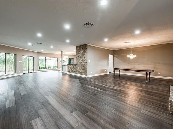 The open floor plan allows for great entertainment and has great flow!