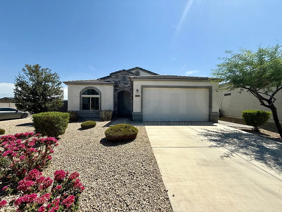 1647 W Aztec Dr