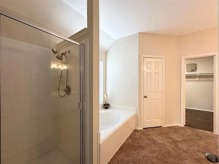 1707 Magnolia Lk — Photo 27